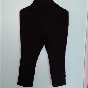 Old Navy Active Maternity Cropped Pant